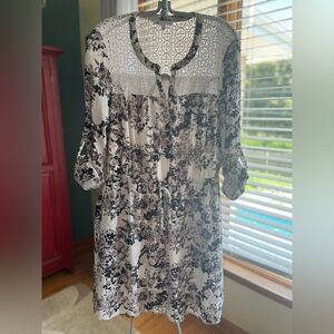 DR2 crocheted upper chest & back floral shirt dress SZ M